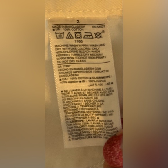 Old Navy Women's White Cuffed 3 Inch Inseam Mid Rise Denim Shorts 2 100% Cotton. - Picture 5 of 8